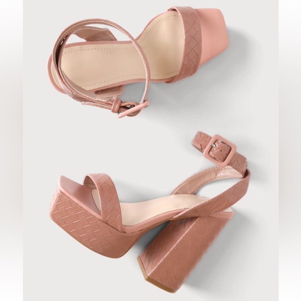 Lulus: Irelyn Mauve Woven Embossed Ankle
Strap Platform Sandals Used - Picture 4 of 5